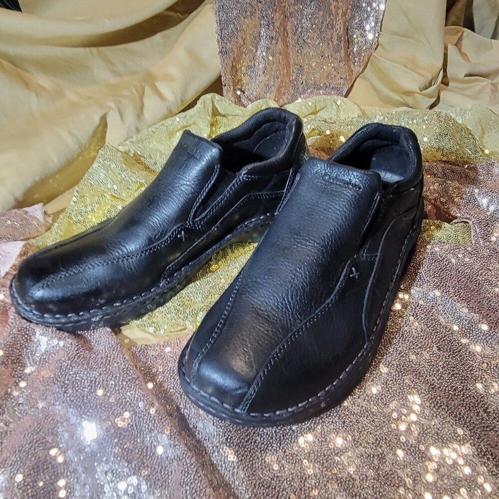 Men's Columbia shoes in size